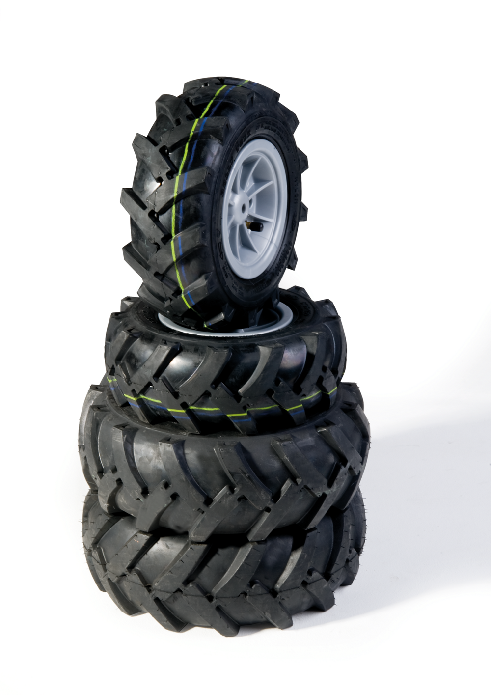 Пневматические резиновые шины Valtra для педальных тракторов